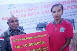 Pemkab Biak tingkatkan kemampuan bisnis pelaku usaha milenial OAP