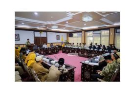 Pemkot Mataram lepas kafilah ke MTQ  XXX tingkat nasional di Samarinda