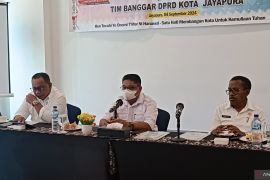 Pemkot Jayapura normalisasi sungai  tujuh titik cegah banjir