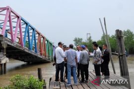 Jembatan yang ambruk di Meranti dibangun tahun 2025