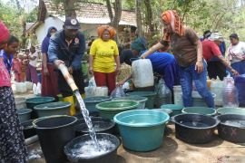 BPBD Situbondo distribusikan air bersih