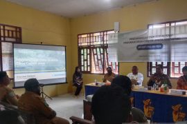 Bupati Sorsel sebut kualitas SDM aparat kampung masih rendah