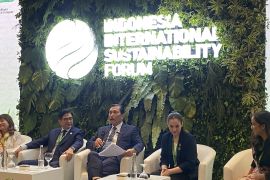 Menko Luhut sebut 400 proyek transisi energi untuk capai "net zero emission"