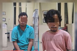 Simpan puluhan paket kecil sabu di rumah, dua pria diringkus timSatresnarkoba Polresta Pangkalpinang