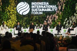 Lifestyle change key to Indonesia\'s plastic waste control