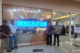 Kemenkumham Jatim buka layanan imigrasi di pusat perbelanjaan Gresik