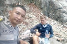 Wisatawan Belanda Terjebak di Bukit Meang Lombok Barat
