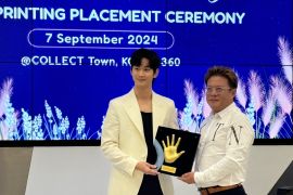 Kim Soo-hyun letakkan tanda cetak tangannya di Jakarta Selatan