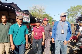 Pj Bupati Belitung serap aspirasi pedagang pasar Tanjung Pandan