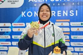 Lifter Jabar Dewani sempat didera cemas sebelum akhirnya raih medali emas