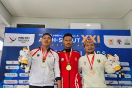 Dimas sumbang medali emas ketiga untuk Aceh dari angkat besi PON XXI 2024