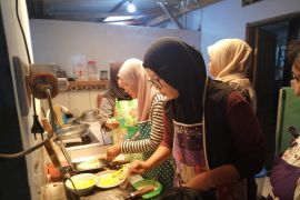 Dinas Perdagangan Kulon Progo membantu sertifikasi halal pelaku IKM