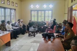 Datangi Kantor Penghulu, Polsek Panipahan pastikan kelancaran Pilkada 2024