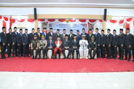 25 anggota DPRD Kayong Utara Kalbar dilantik