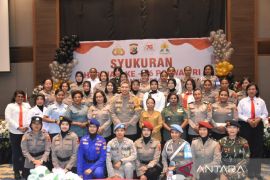 Kapolres Biak minta personel polwan jaga netralitas Pilkada 2024