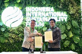 PLN gandeng PT Utomo Charge+ Indonesia dan ACME Corporation perbanyak Charging Station EV