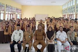 70 siswa SMPN I Lubuk Batu Jaya ikuti sosialisasi bahaya narkoba