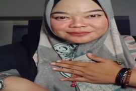 Guru "viral" dirumahkan usai tegur Kadisdikbud Kalsel merokok saat rapat