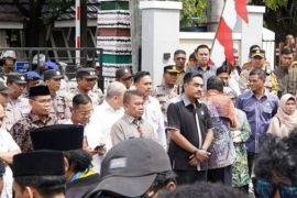 ADV- DPRD Banjarmasin hadapi aksi demo mahasiswa