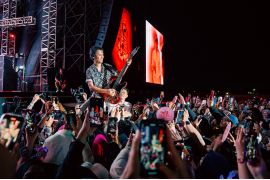 Sheila On 7 puaskan penggemarnya di Medan, Eross: Medan kenceng suaranya