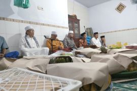 Tradisi bertukar makanan dalam Maulud Nabi di Bondowoso