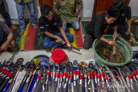 Ritual jamasan golok Ciomas Banten
