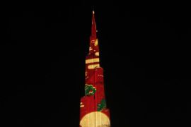 Burj Khalifa dihiasi cahaya untuk menyambut festival pertengahan musim gugur