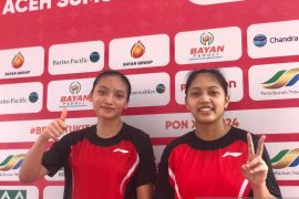 Bulu tangkis - Unggulan pertama ganda putri melaju mudah ke semifinal