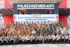 Pimpin apel tiga pilar dan Pokdar Kamtibmas, Kapolres Meranti: Kolaborasi amankan pilkada