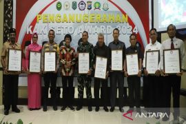 Kejari HSU raih penghargaan Kak Seto Award sukseskan "One Day School" jaksa masuk sekolah