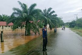 Pemkab Aceh Barat siagakan personel BPBD di lokasi rawan banjir