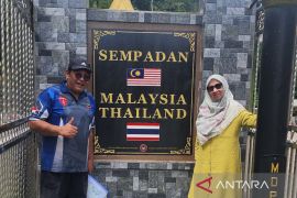 Kakek - Nenek bertahun tinggalkan Padangsidimpuan demi keliling Indonesia - Asia