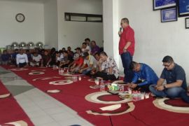 Irving Kahar berkaca-kaca saat perpisahan dan Pegawai Dinas PU Tarukim Siak