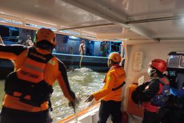 Dua korban tenggelamnya kapal nelayan di Kalbar ditemukan