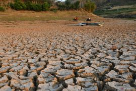 Waduk Bendo Ponorogo mengering