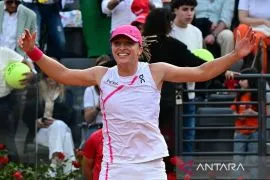 Iga Swiatek lampaui Barty dengan 122 pekan sebagai No.1 dunia
