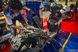 16 SMK berlomba konversi motor bensin ke listrik di sirkuit Sentul