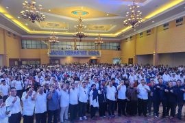 Ribuan massa hadiri pengukuhan pejuang merakyat Romi - Sudirman