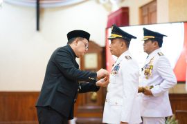 Pj Gubernur Jatim lantik Pj Bupati Pasuruan dan Wali Kota Probolinggo