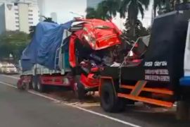 Satu orang tewas akibat kecelakaan truk di Tol Dalam Kota