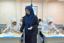 Mahasiswa Unusa teliti "flashcard" untuk media pembelajaran siswa SMP