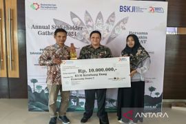 IKM Kembang Ilung Raih Juara II pada Penghargaan Sahabat IKM Banua 2024