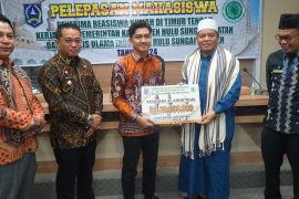 HSS berangkatkan santri dan mahasiswa penerima beasiswa ke Timur Tengah