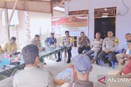 Kapolsek Kelayang ajak warga Tanjung Beludu tolak politik uang