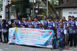 Ibnu Sina lepas atlet NPCI Banjarmasin Siap Berlaga di PEPARNAS XVII Kota Solo