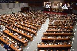 Kemarin, RUU PPRT masuk prolegnas DPR hingga awasi dapur makan bergizi