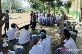 Kapolsek Peranap ajak milenial jadi agen anti hoaks