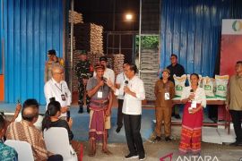 Jokowi akan bisiki Prabowo untuk melanjutkan bantuan beras ke rakyat