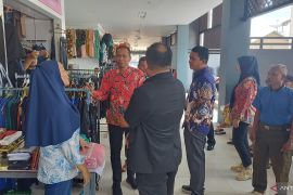 Anggota DPRD Bangka Selatan kunjungi Pasar Toboali, serap aspirasi pedagang