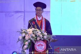 Mahasiswa asal Tasikmalaya Arif Muhammad Iqbal jadi wisudawan terbaik UISI